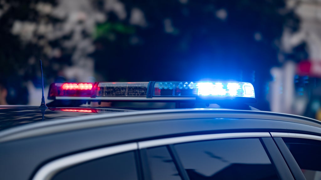 Shelter-in-place issued in Burnsville after shooting injures 1 — WCCO / CBS Minnesota, Medina Community news
