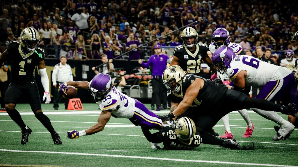 Jefferson, Jones, Murray all produce to help the unbeaten Vikings top Saints 23-13 — WCCO / CBS Minnesota, Medina Sports news