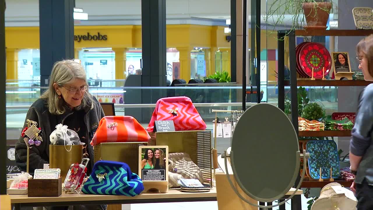 Minnesota businesses still hiring seasonal workers for holidays — KSTP 5