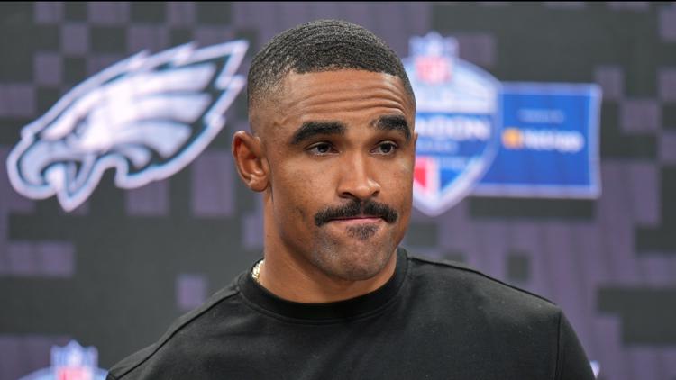 Eagles QB Jalen Hurts sidelined indefinitely with blood clots that could cost him the season — KARE 11 Sports, Medina Sports news