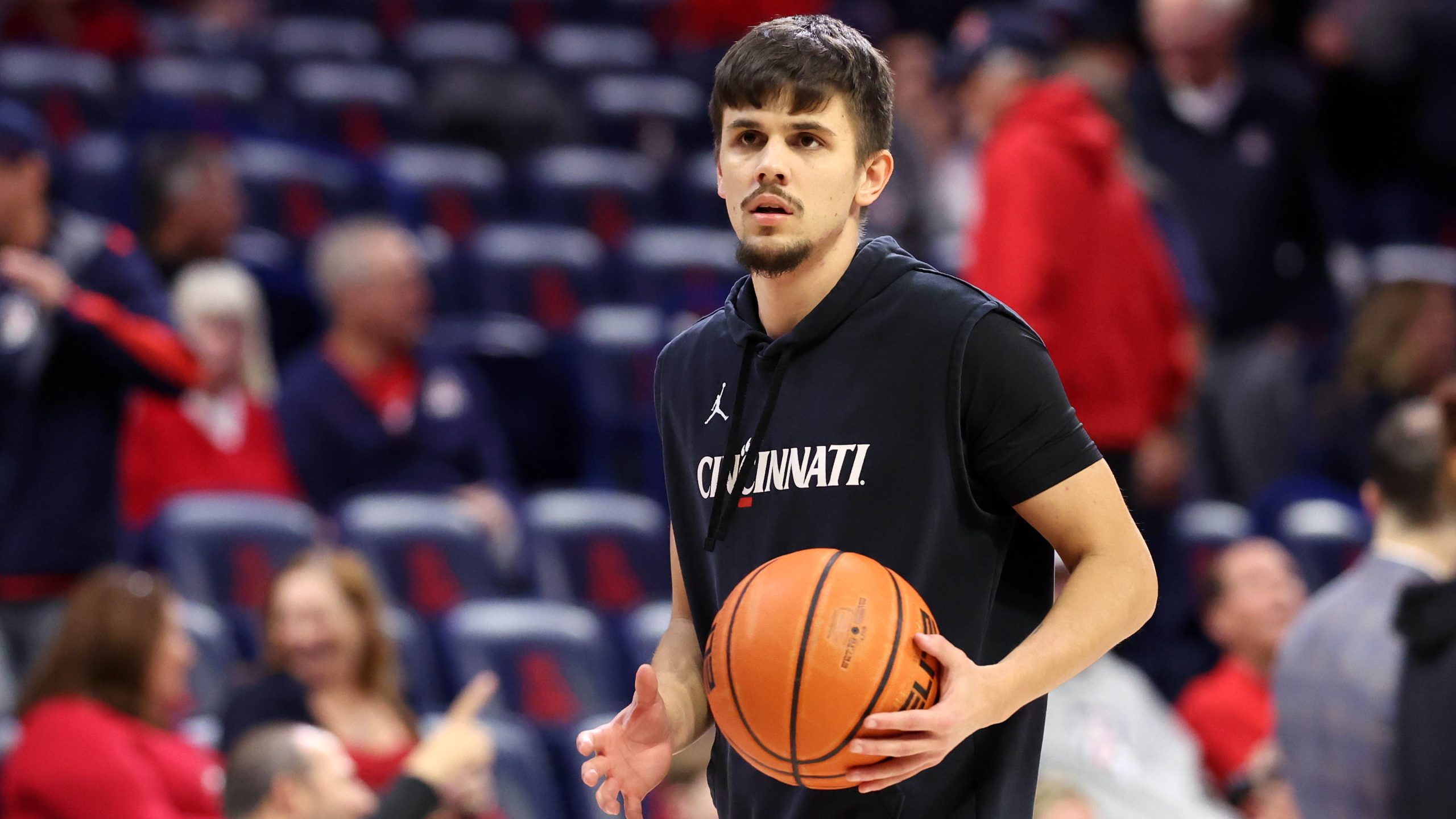 Former college basketball player Kerr Kriisa admits to $9,000 demand in fraud scheme — FOX 9, Medina Sports news
