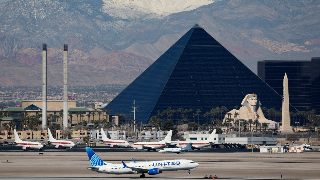 Flight rerouted after passenger threatened to hijack plane โ Medina Community news